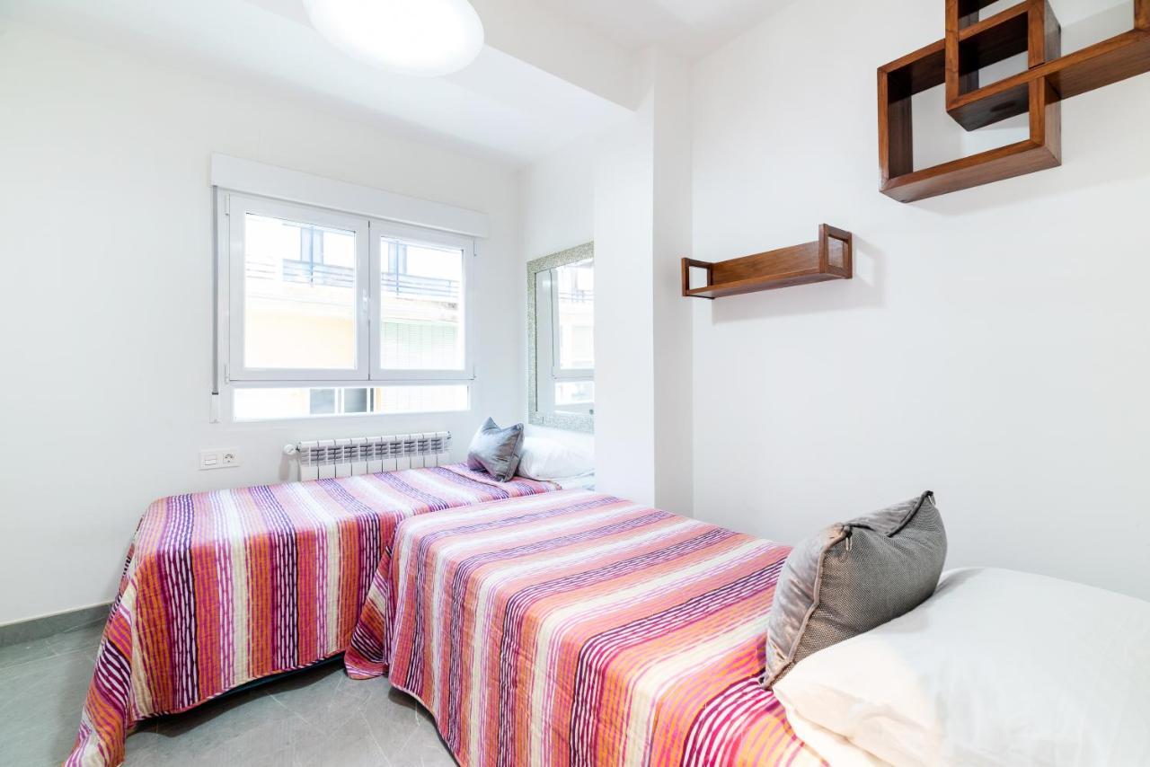 Elegante Y Centrico Alojamiento En Granada Apartamento Exterior foto