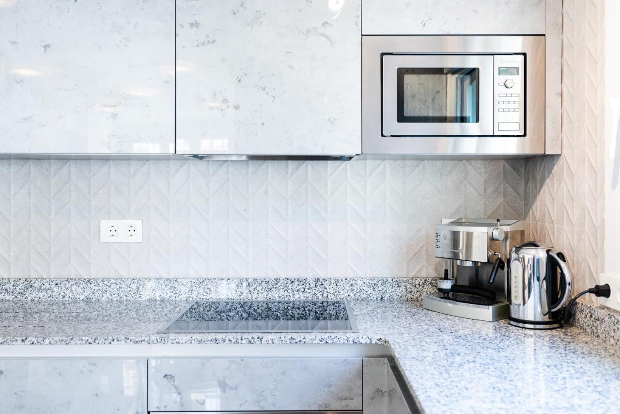 Elegante Y Centrico Alojamiento En Granada Apartamento Exterior foto