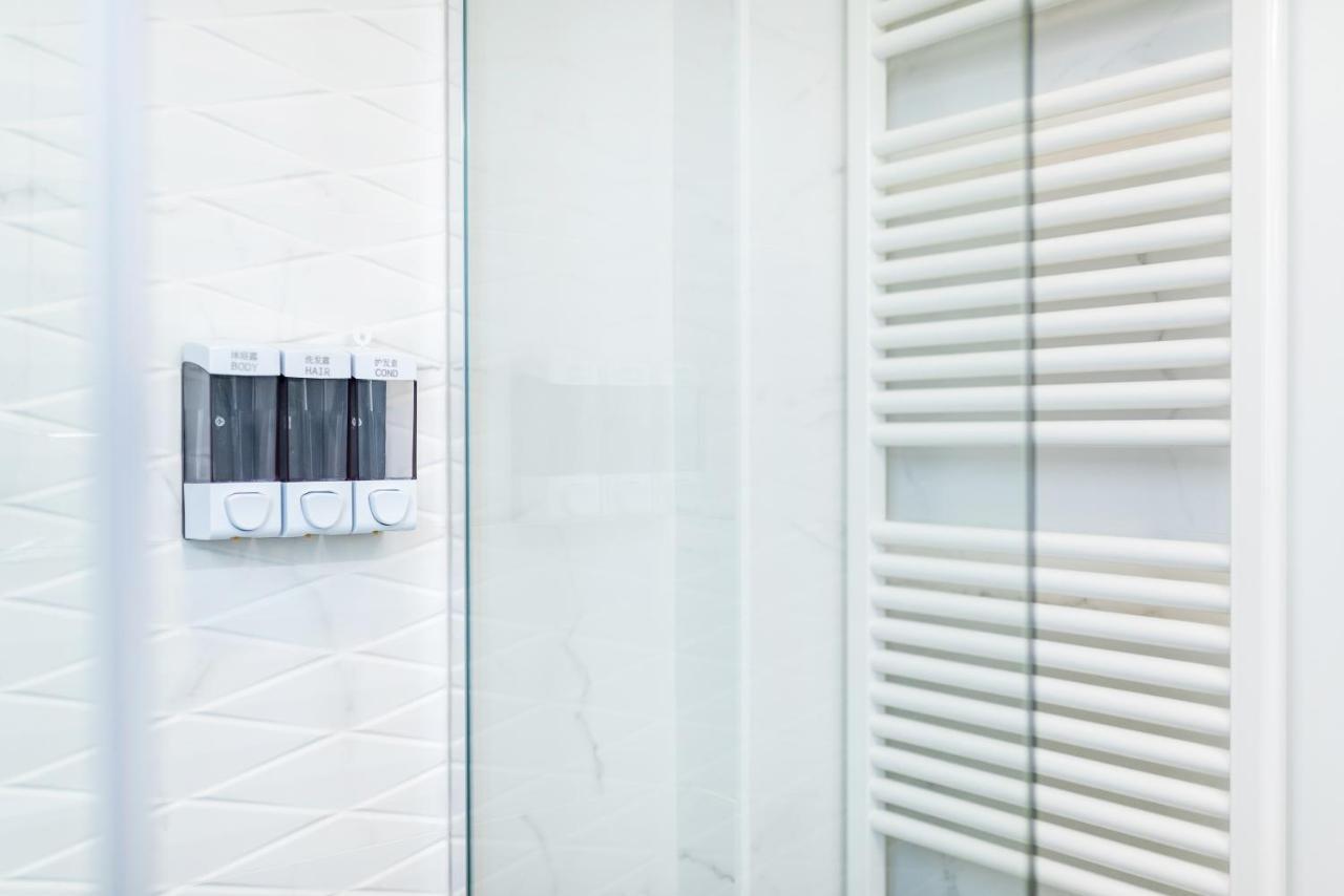 Elegante Y Centrico Alojamiento En Granada Apartamento Exterior foto