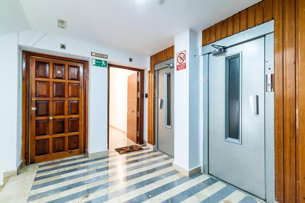 Elegante Y Centrico Alojamiento En Granada Apartamento Exterior foto