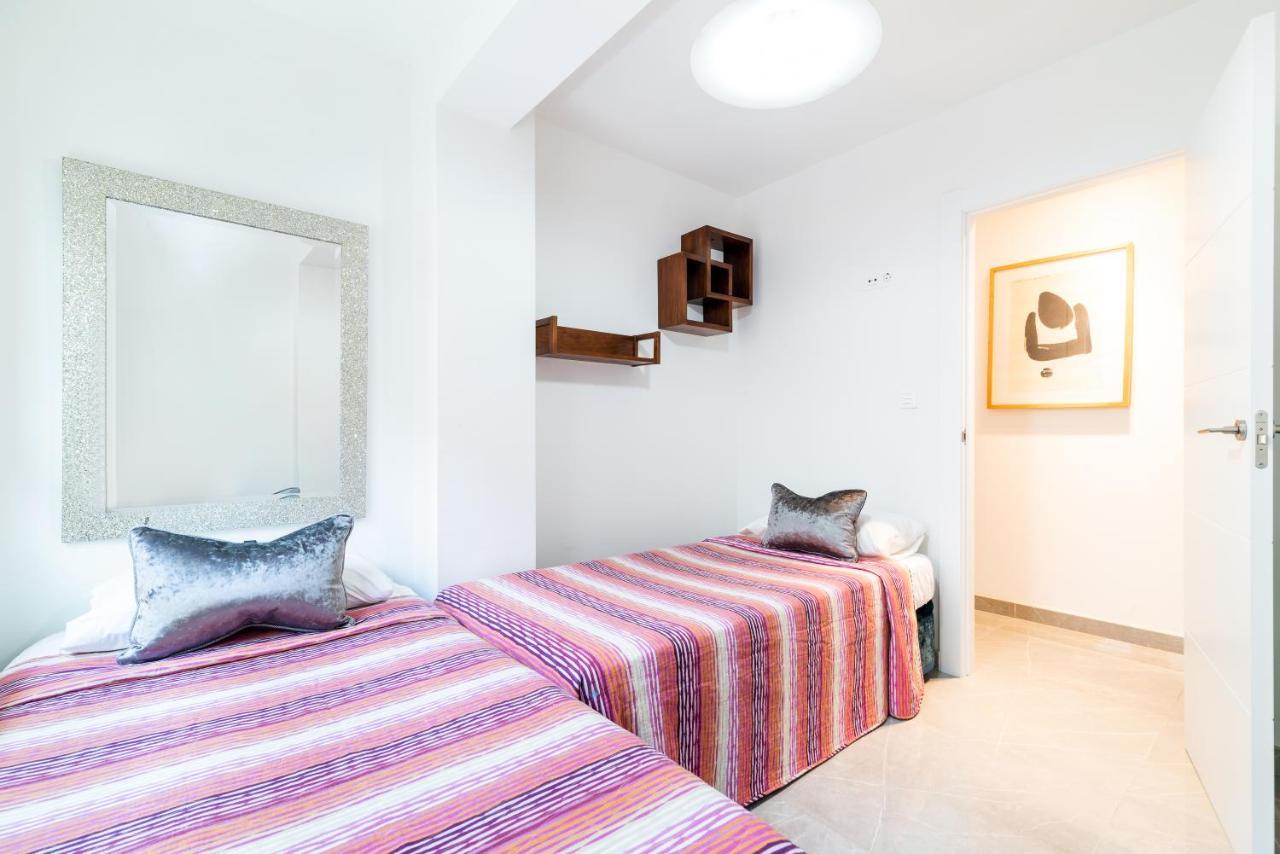 Elegante Y Centrico Alojamiento En Granada Apartamento Exterior foto