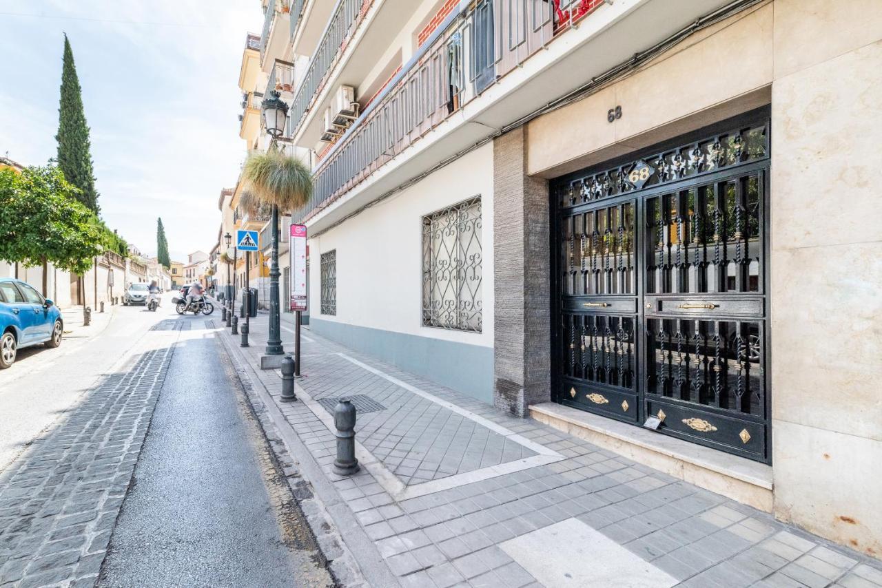 Elegante Y Centrico Alojamiento En Granada Apartamento Exterior foto
